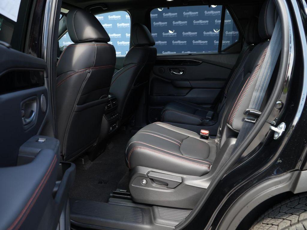 new 2025 Honda Pilot car, priced at $49,320