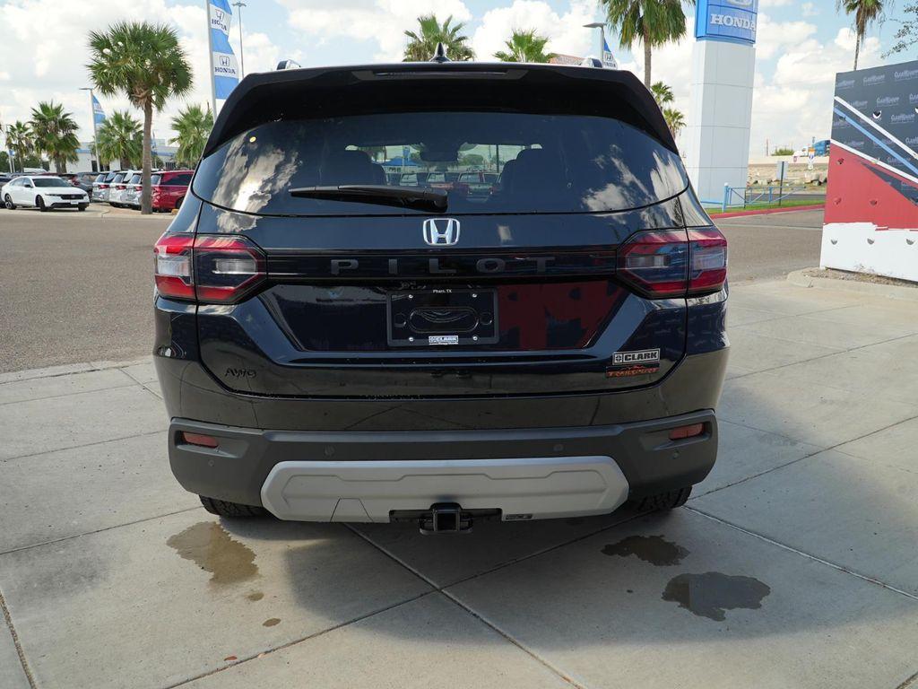 new 2025 Honda Pilot car, priced at $49,320