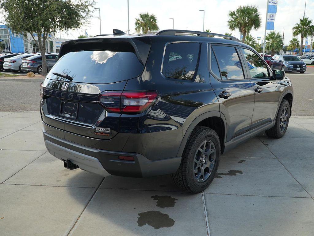 new 2025 Honda Pilot car, priced at $49,320