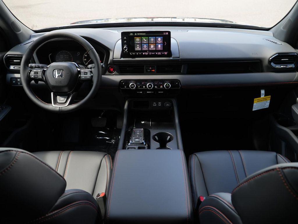 new 2025 Honda Pilot car, priced at $49,320