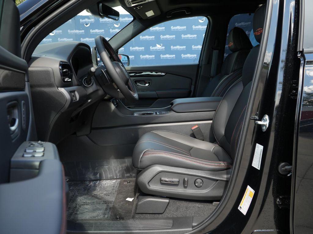 new 2025 Honda Pilot car, priced at $49,320