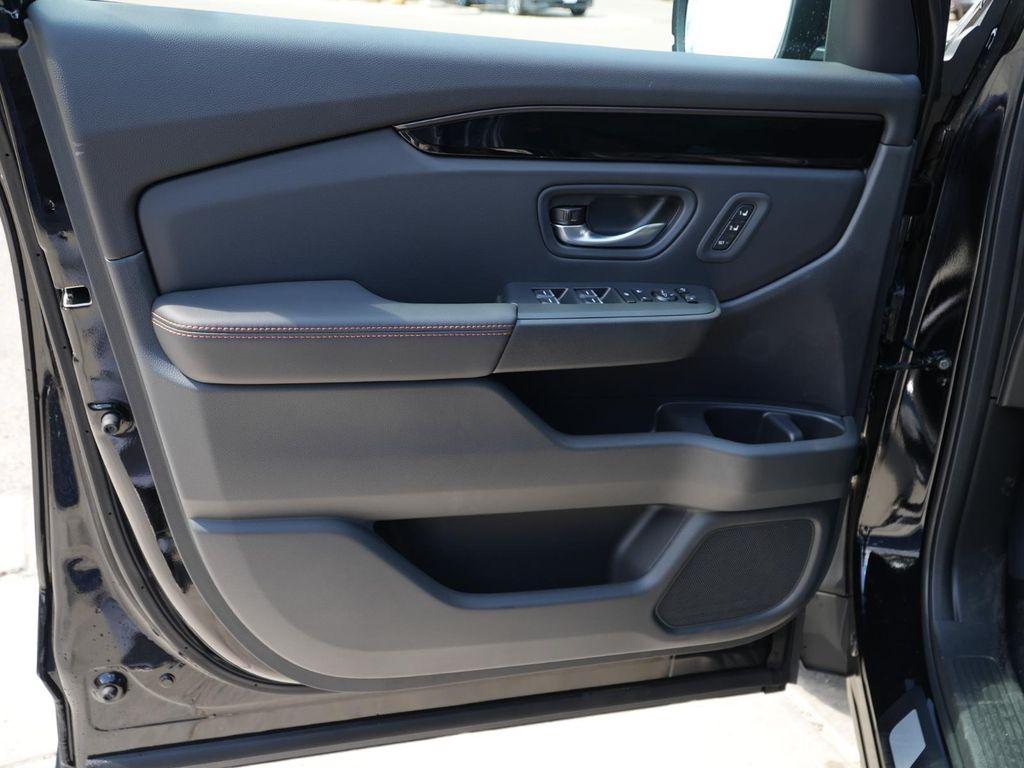 new 2025 Honda Pilot car, priced at $49,320