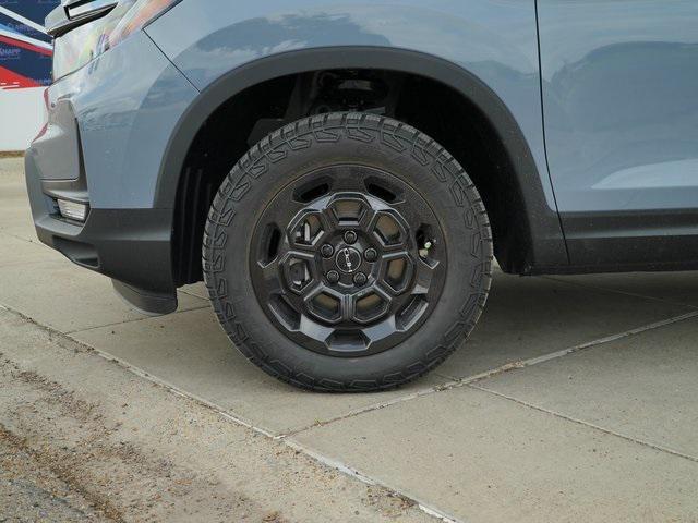 new 2025 Honda Ridgeline car, priced at $49,185