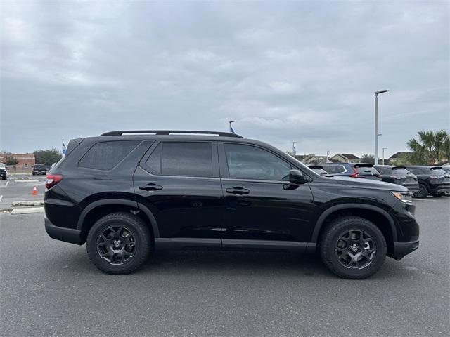 new 2025 Honda Pilot car, priced at $51,580