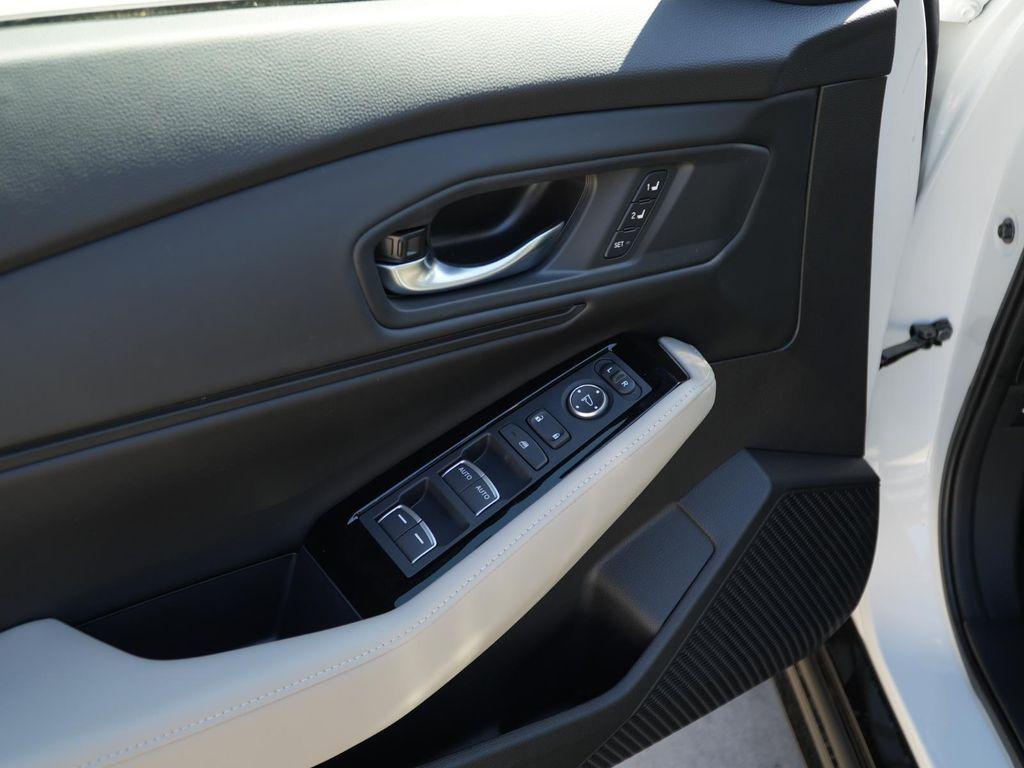 new 2025 Honda Accord Hybrid car, priced at $39,312