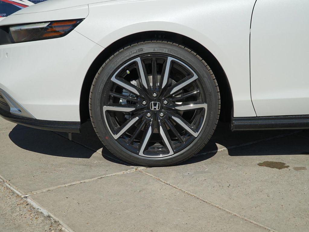 new 2025 Honda Accord Hybrid car, priced at $39,312