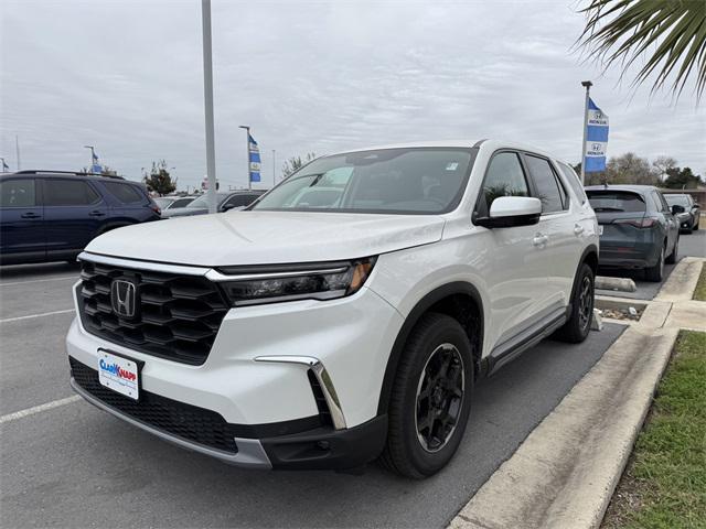 new 2025 Honda Pilot car, priced at $49,650