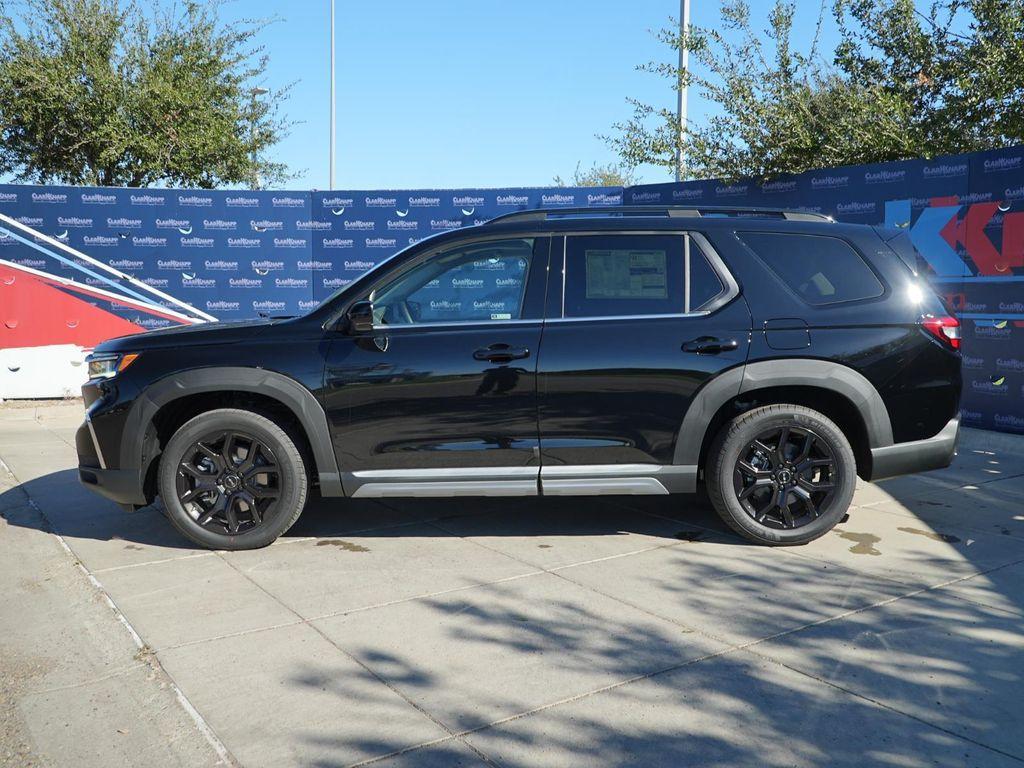new 2025 Honda Pilot car, priced at $49,675