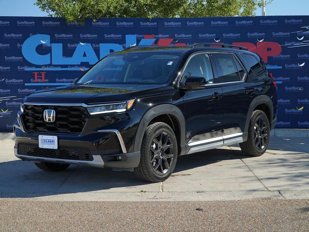 new 2025 Honda Pilot car, priced at $49,675