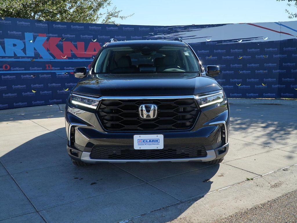 new 2025 Honda Pilot car, priced at $49,675