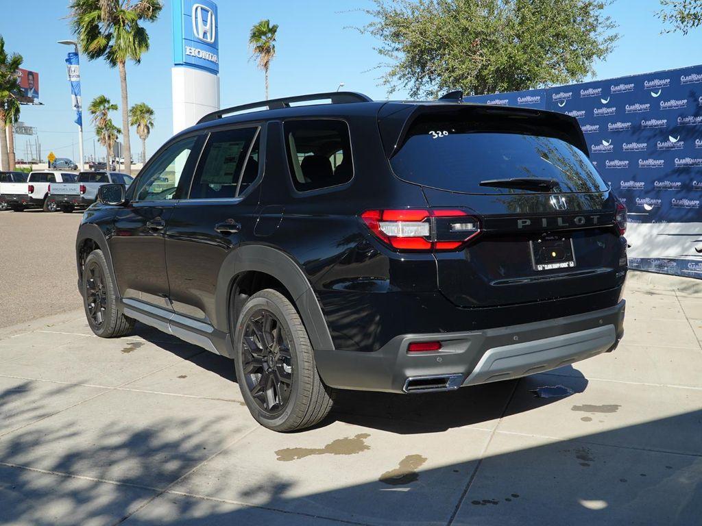 new 2025 Honda Pilot car, priced at $49,675
