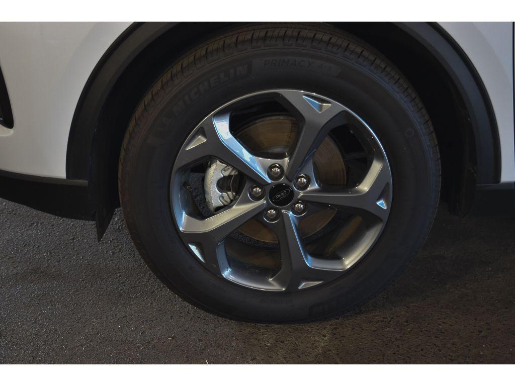 new 2025 Ford Escape car, priced at $31,600