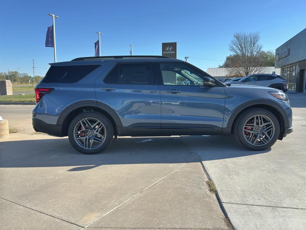 new 2025 Ford Explorer car, priced at $60,555