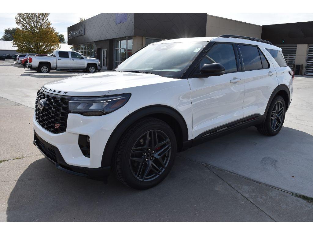 new 2025 Ford Explorer car