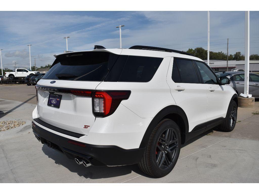 new 2025 Ford Explorer car