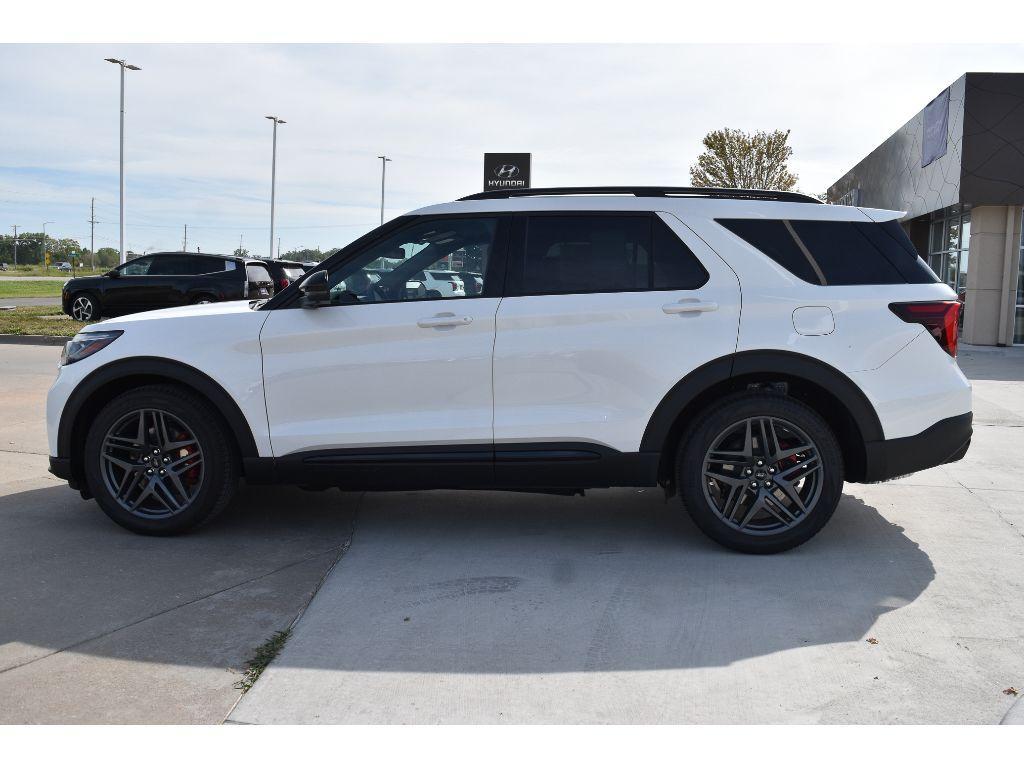 new 2025 Ford Explorer car