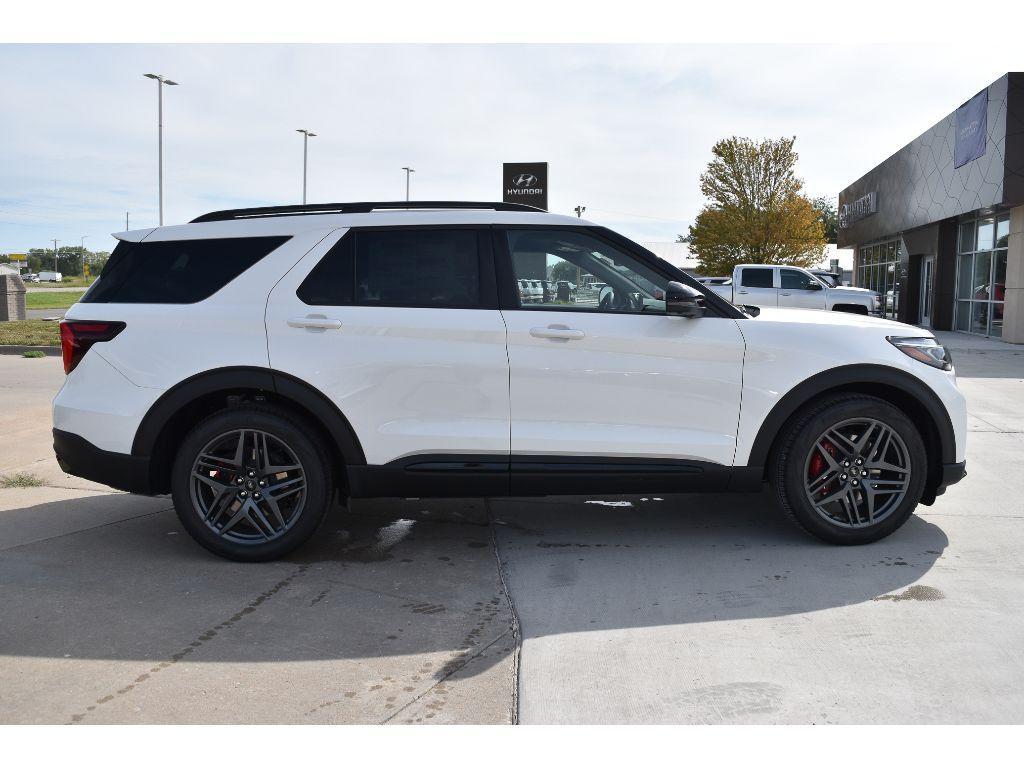 new 2025 Ford Explorer car