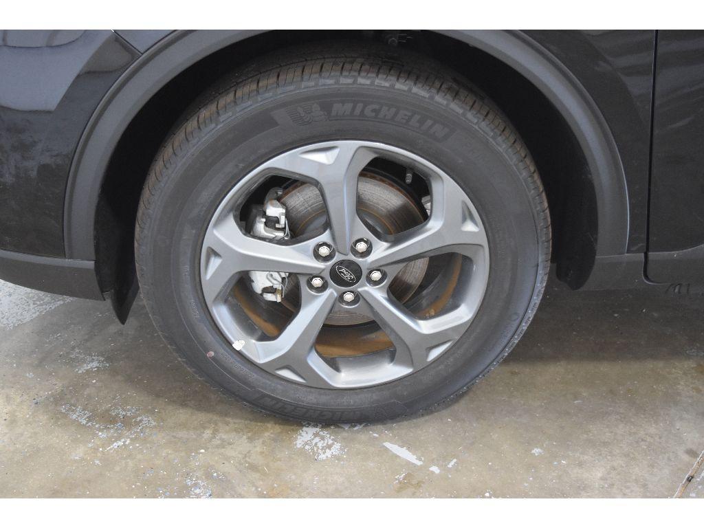 new 2025 Ford Escape car, priced at $32,800