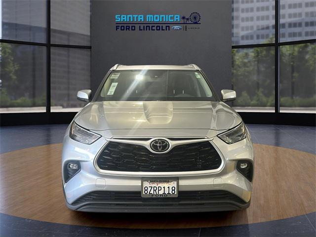 used 2022 Toyota Highlander car, priced at $34,595