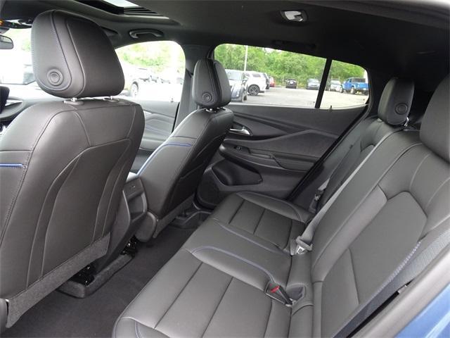 new 2025 Buick Envista car, priced at $28,334