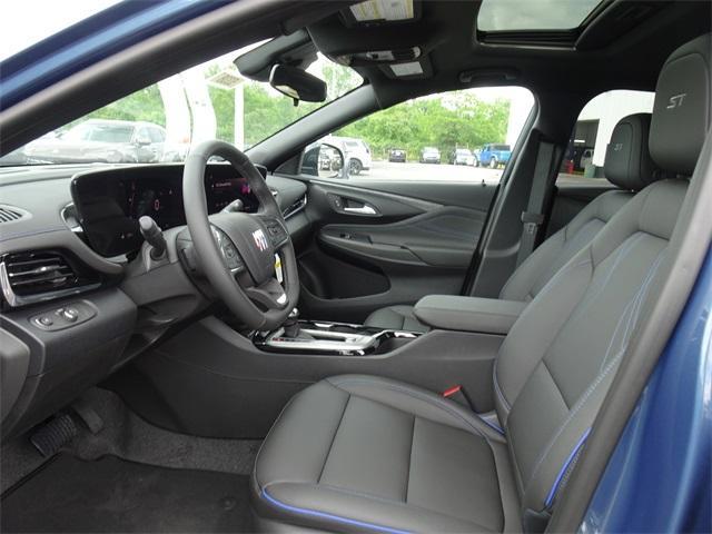 new 2025 Buick Envista car, priced at $28,334