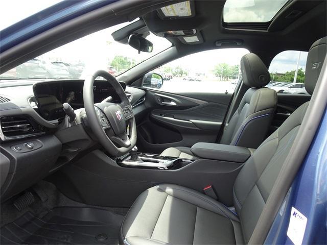 new 2025 Buick Envista car, priced at $29,103