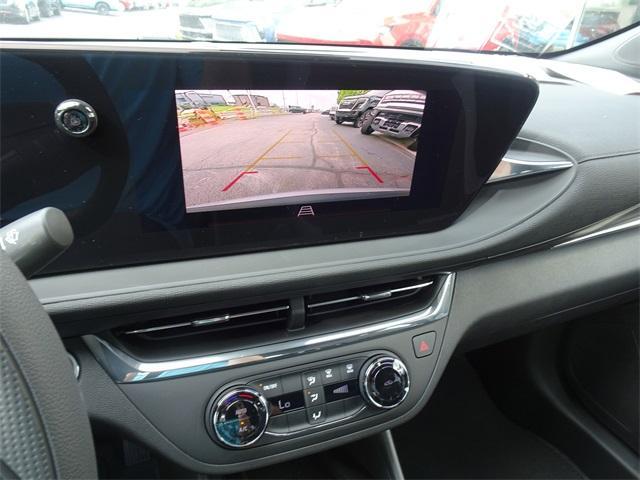 new 2025 Buick Envista car, priced at $25,249
