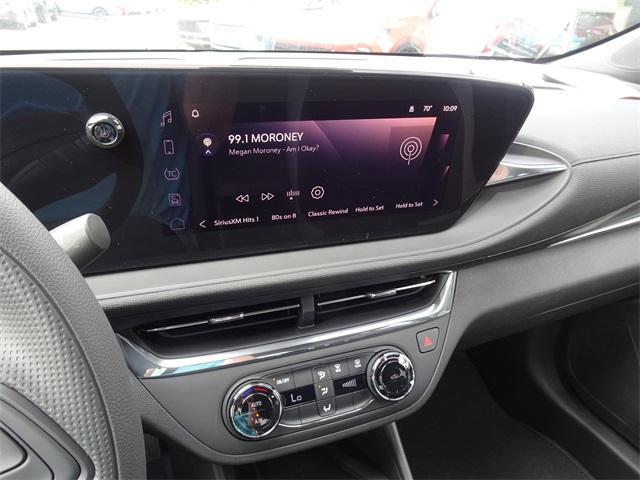 new 2025 Buick Envista car, priced at $25,249