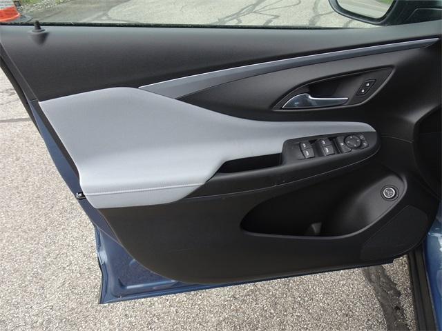 new 2025 Buick Envista car, priced at $25,249