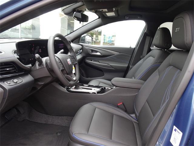 new 2025 Buick Envista car, priced at $29,325