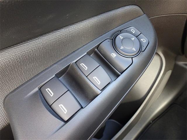 new 2025 Buick Envista car, priced at $23,339