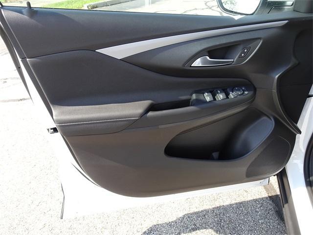 new 2025 Buick Envista car, priced at $23,339