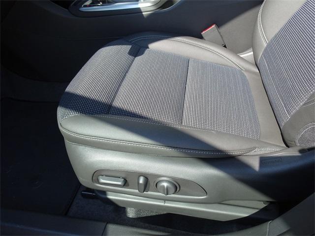 new 2025 Buick Envista car, priced at $24,006