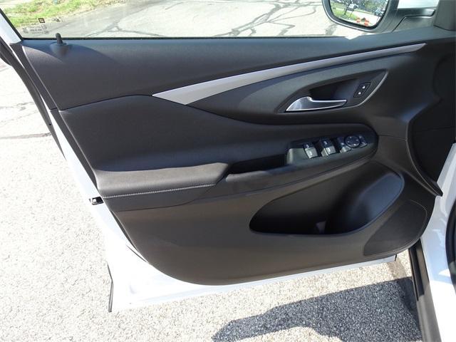 new 2025 Buick Envista car, priced at $23,339