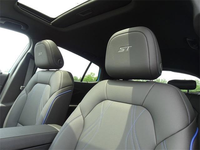 new 2025 Buick Envista car, priced at $29,103