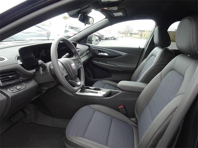 new 2025 Buick Envista car, priced at $25,055