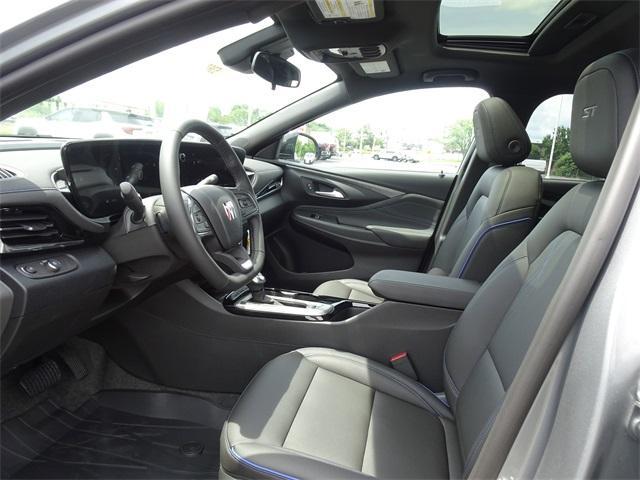 new 2025 Buick Envista car, priced at $29,103