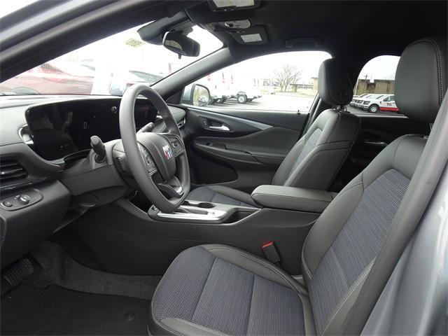 new 2025 Buick Envista car, priced at $25,055