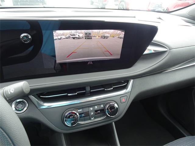 new 2025 Buick Envista car, priced at $25,055