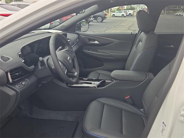 new 2025 Buick Envista car, priced at $26,118
