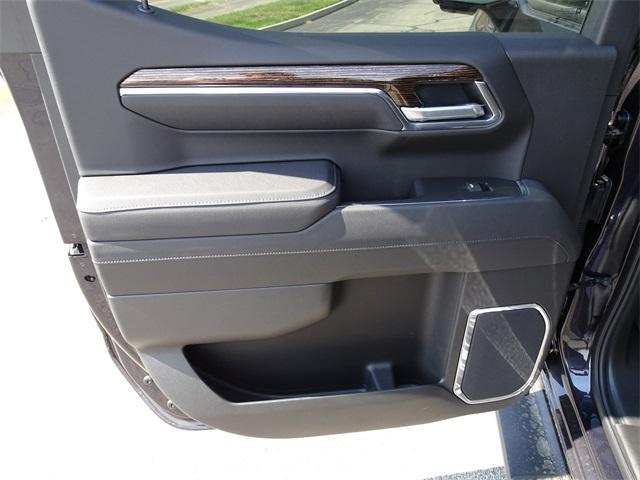 new 2025 GMC Sierra 1500 car, priced at $55,678