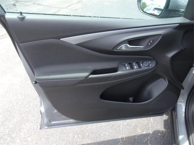new 2025 Buick Envista car, priced at $23,250