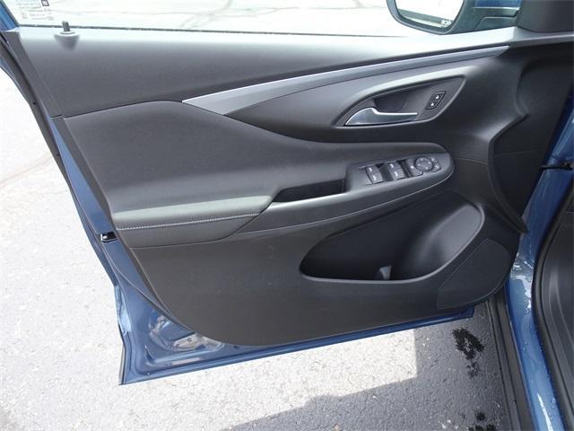new 2025 Buick Envista car, priced at $25,715