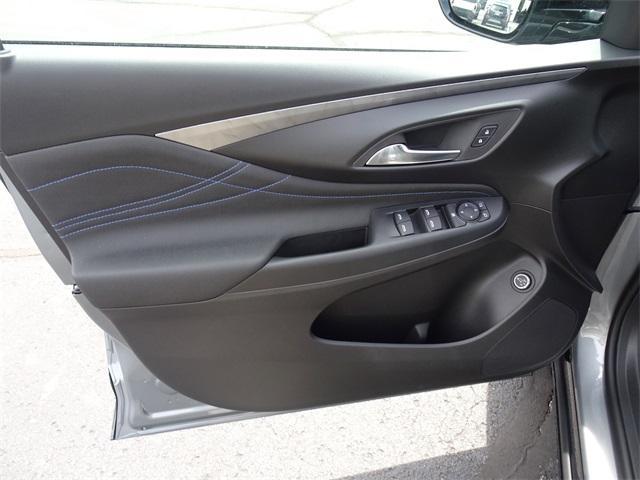 new 2025 Buick Envista car, priced at $29,103