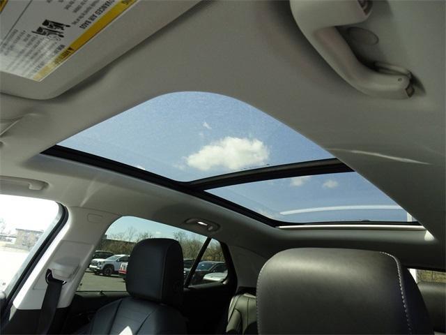 new 2025 Buick Envision car, priced at $39,256