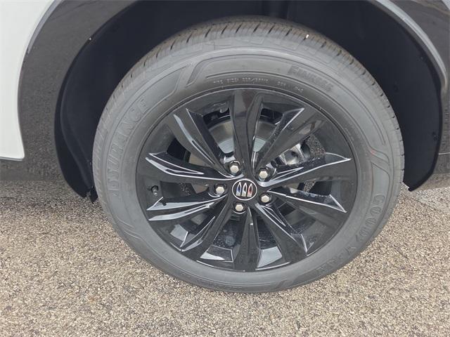new 2025 Buick Envista car, priced at $26,118