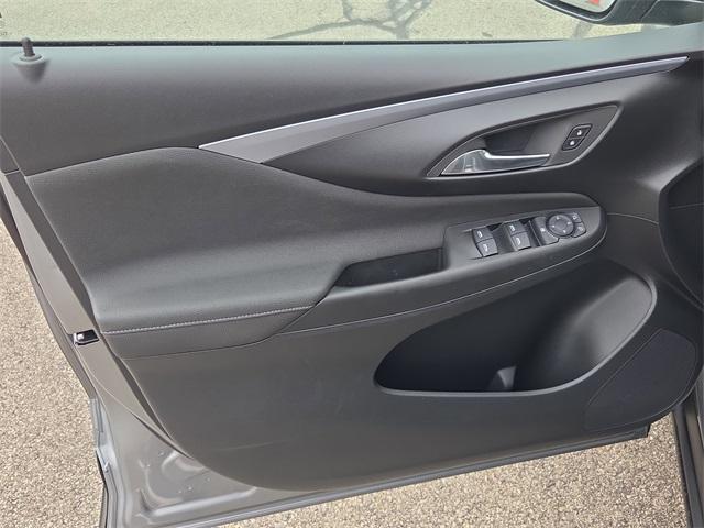 new 2025 Buick Envista car, priced at $23,405