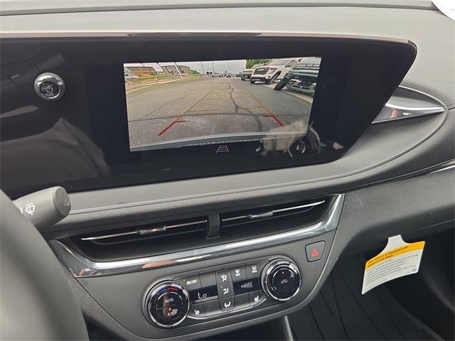 new 2025 Buick Envista car, priced at $23,405