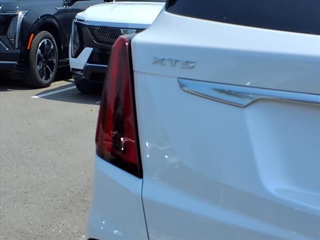 new 2025 Cadillac XT5 car, priced at $57,890