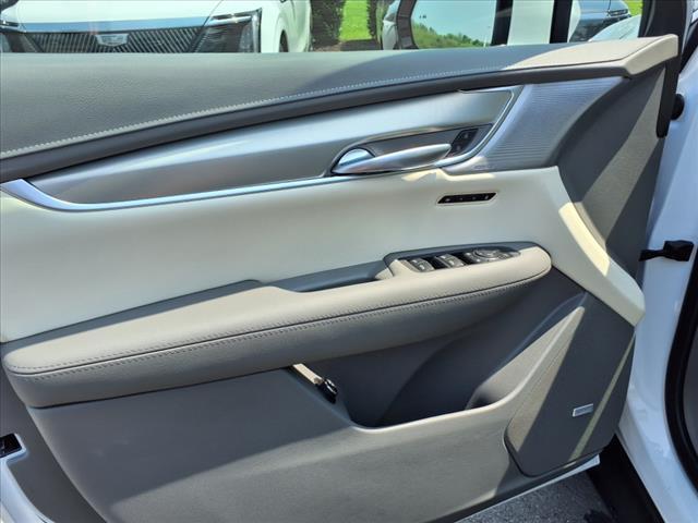 new 2025 Cadillac XT5 car, priced at $57,890